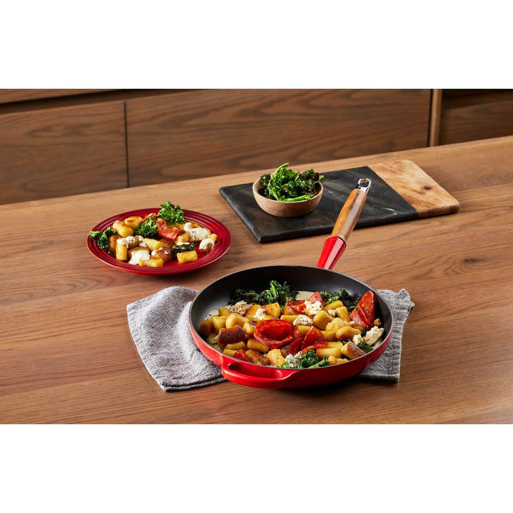 28 cm - Le Creuset Evolution Padella Bassa In Ghisa Vetrificata Con Manico In Legno