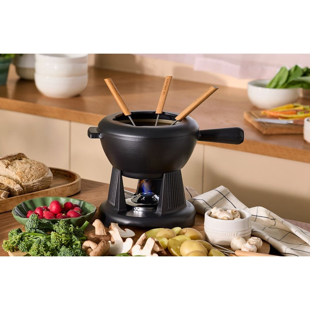 Le Creuset Savoiarda Set Fonduta Con 6 Forchettine e Fornello In Ghisa Vetrificata