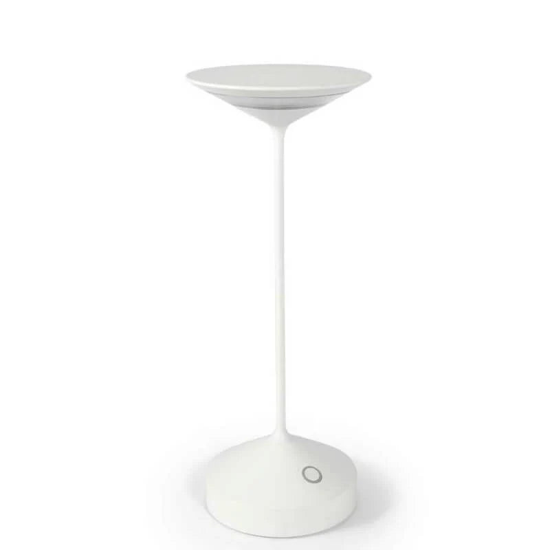 Abert Tischlampe (Weiß) + Tognana Serviertablett + Ilsa Gusseisenteller