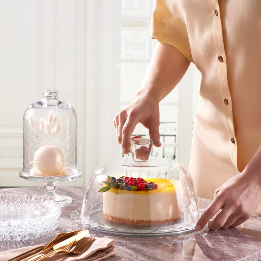 Alzatine e piatti torta