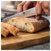 20 cm - Zwilling 4 Stars Coltello Pane Seghettato In Acciaio Inox