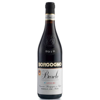 Bottiglia di vino rosso Borgogno Barolo 2018 in vetro scuro con etichetta bianca, dettagli dorati e scritte nere e colorate su sfondo bianco.