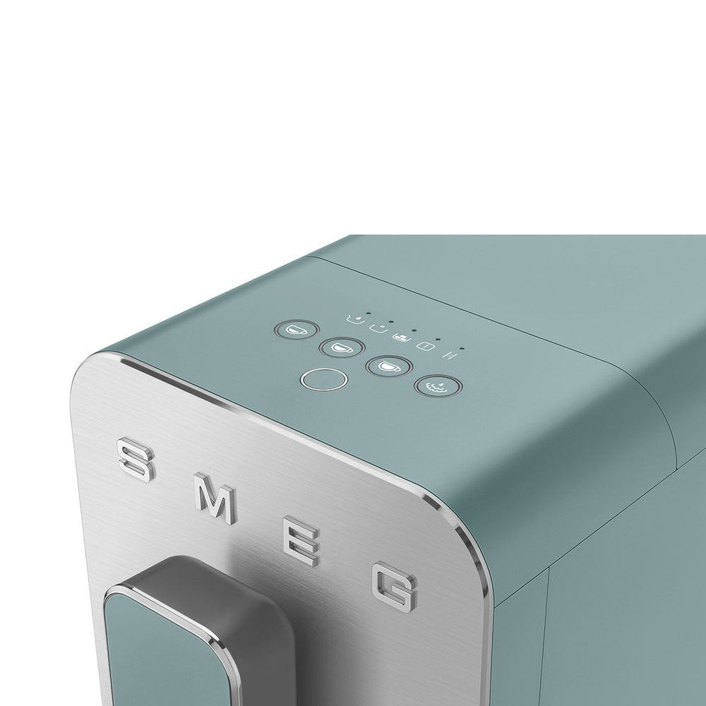 Smeg Macchina da Caffè Espresso Automatica Con Lancia Vapore